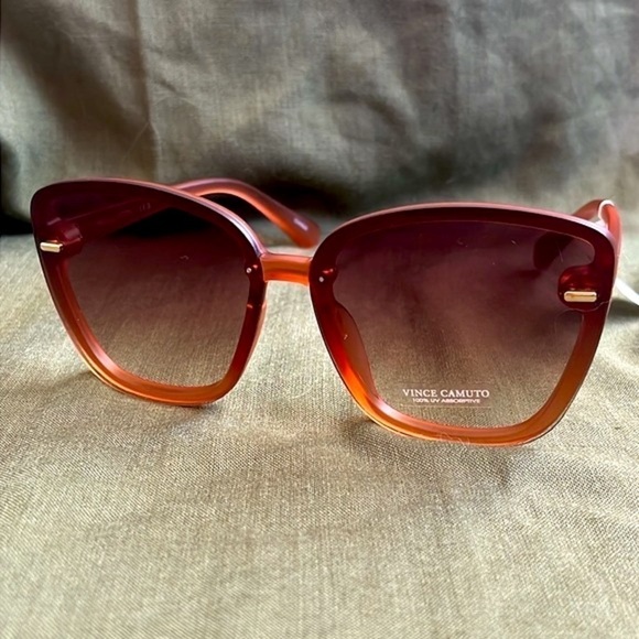 Brand New Vince Camuto Oversized Cat Eye Sunglasses Translucent Frame Gradient